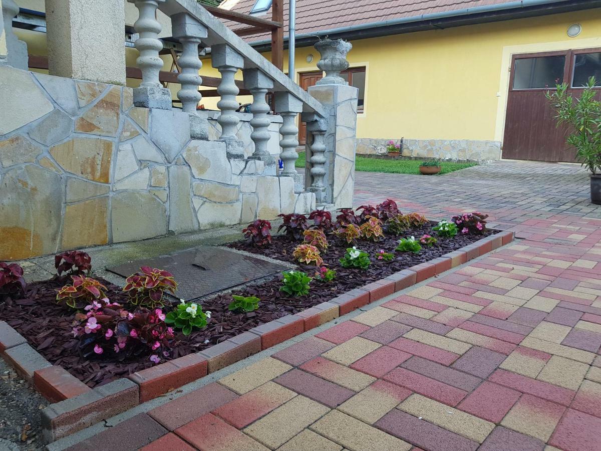 TulipánVendégház Keszthely Esterno foto